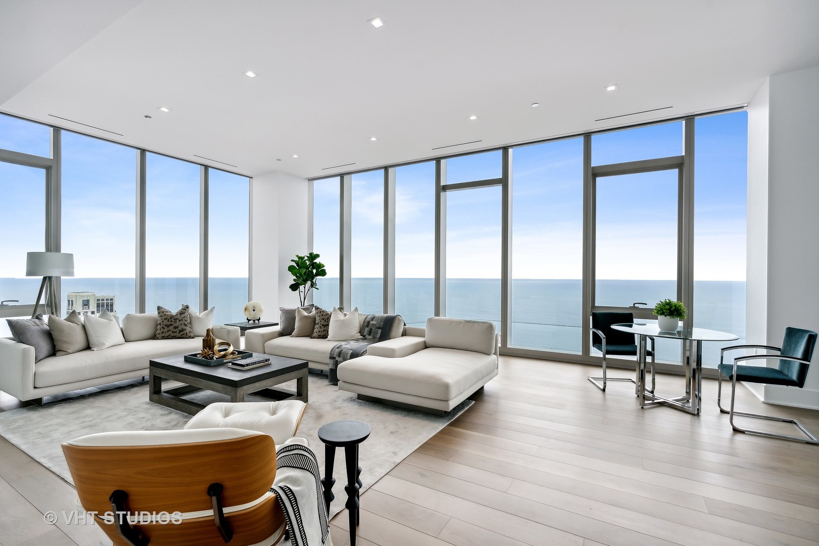 363 E Wacker Drive 7501