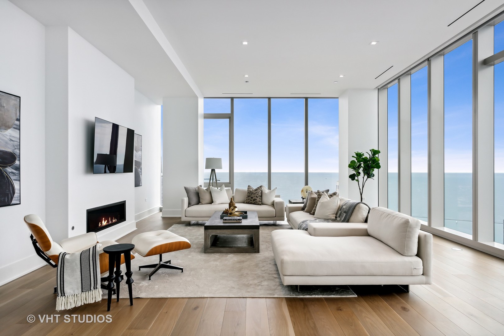 363 E Wacker Drive 7501