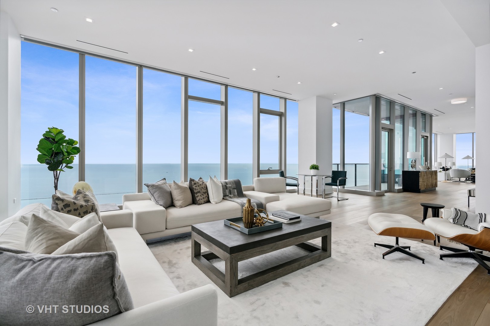 363 E Wacker Drive 7501