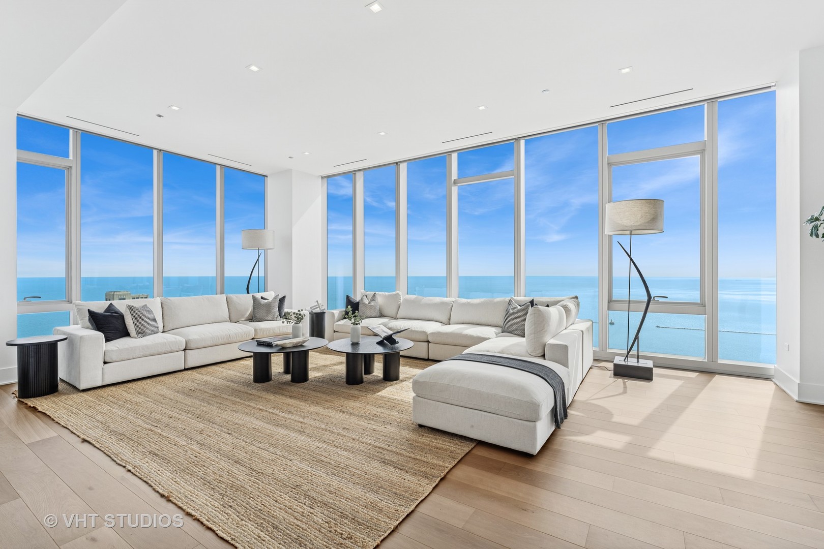 363 E Wacker Drive 7501