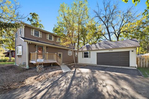 25721 W Lakeview Avenue Wauconda IL 60084