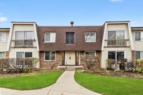 Photo of 3026 Roberts Drive #7, Woodridge, IL 60517 (MLS # 12525982)