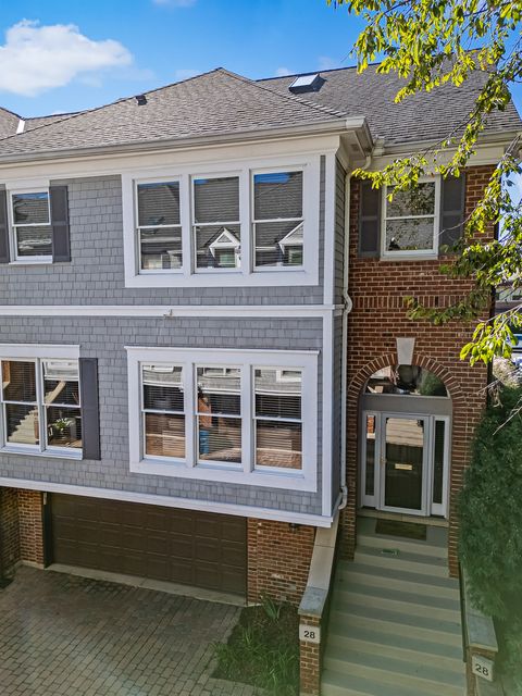 28 S Clay Street Hinsdale IL 60521