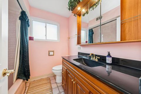 Tiny photo for 6433 N Drake Avenue, Lincolnwood, IL 60712 (MLS # 12512058)