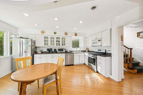 Tiny photo for 6433 N Drake Avenue, Lincolnwood, IL 60712 (MLS # 12512058)