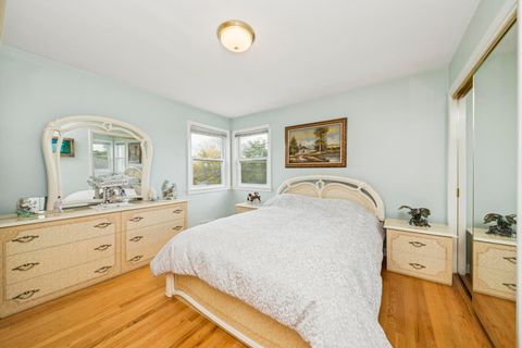 Tiny photo for 6433 N Drake Avenue, Lincolnwood, IL 60712 (MLS # 12512058)