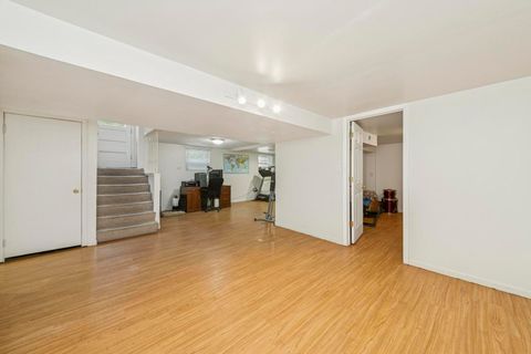 Tiny photo for 6433 N Drake Avenue, Lincolnwood, IL 60712 (MLS # 12512058)