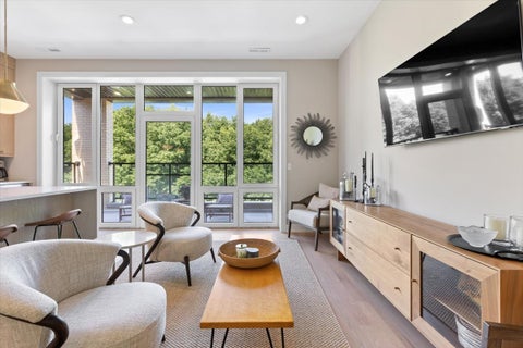 Tiny photo for 4939 N Damen Avenue #301, Chicago, IL 60625 (MLS # 12671800)