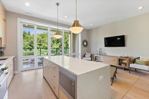 Tiny photo for 4939 N Damen Avenue #301, Chicago, IL 60625 (MLS # 12671800)