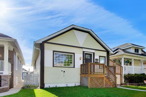 Tiny photo for 2928 N Natchez Avenue, Chicago, IL 60634 (MLS # 12634775)
