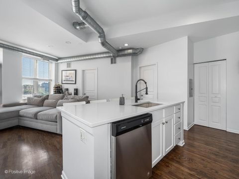 Tiny photo for 1645 W School Street #418, Chicago, IL 60657 (MLS # 12491204)