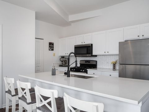 Tiny photo for 1645 W School Street #418, Chicago, IL 60657 (MLS # 12491204)