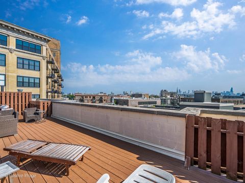 Tiny photo for 1645 W School Street #418, Chicago, IL 60657 (MLS # 12491204)