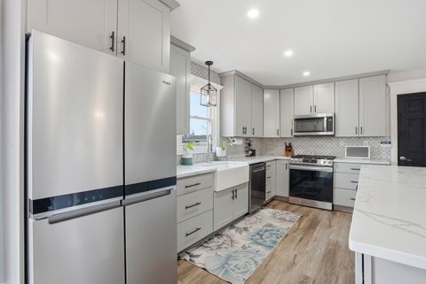 Tiny photo for 911 Somerset Street, New Lenox, IL 60451 (MLS # 12587397)