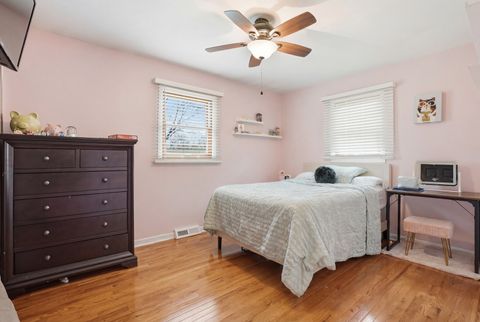 Tiny photo for 911 Somerset Street, New Lenox, IL 60451 (MLS # 12587397)