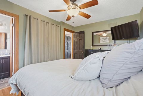 Tiny photo for 911 Somerset Street, New Lenox, IL 60451 (MLS # 12587397)