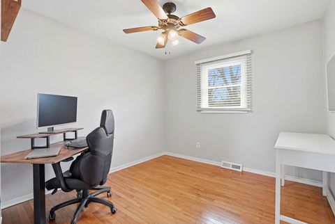 Tiny photo for 911 Somerset Street, New Lenox, IL 60451 (MLS # 12587397)