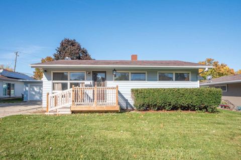 Photo of 111 E Royal Drive, DeKalb, IL 60115 (MLS # 12504813)