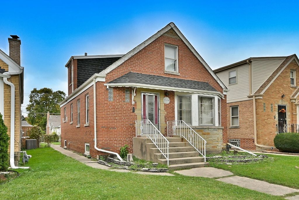 Photo for 2504 Leyden Avenue, River Grove, IL 60171 (MLS # 12502776)