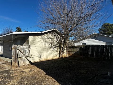 Tiny photo for 1001 E Oak Street, West Frankfort, IL 62896 (MLS # 12553033)