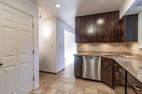 Tiny photo for 640 Sanders Court, Gurnee, IL 60031 (MLS # 12541562)