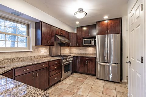 Tiny photo for 640 Sanders Court, Gurnee, IL 60031 (MLS # 12541562)