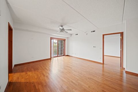 Tiny photo for 601 W Rand Road #207, Arlington Heights, IL 60004 (MLS # 12510026)