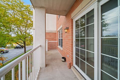 Tiny photo for 601 W Rand Road #207, Arlington Heights, IL 60004 (MLS # 12510026)