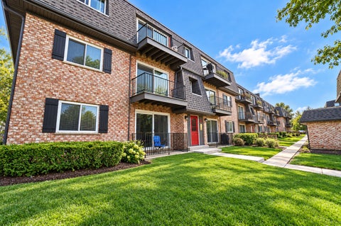 Photo of 916 S Plum Grove Road #224, Palatine, IL 60067 (MLS # 12743091)