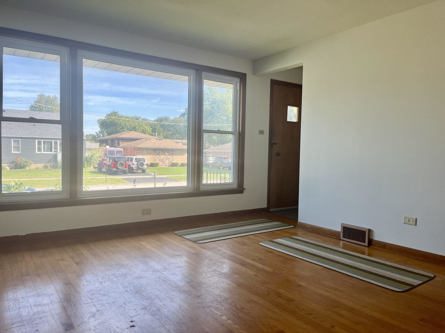 5733 W 83rd Place