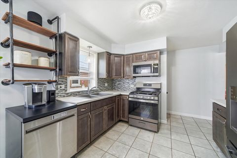 Tiny photo for 1016 Hull Avenue, Westchester, IL 60154 (MLS # 12528707)