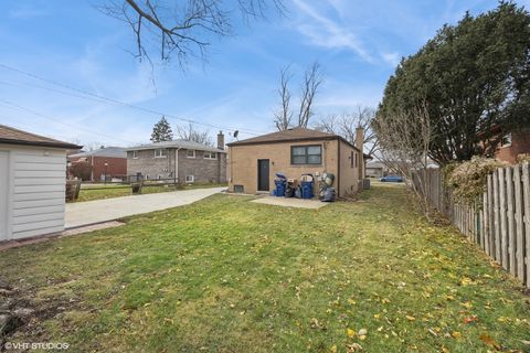 A home in La Grange Park