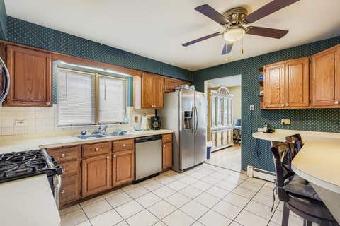 Tiny photo for 9045 S Sacramento Avenue, Evergreen Park, IL 60805 (MLS # 12474926)