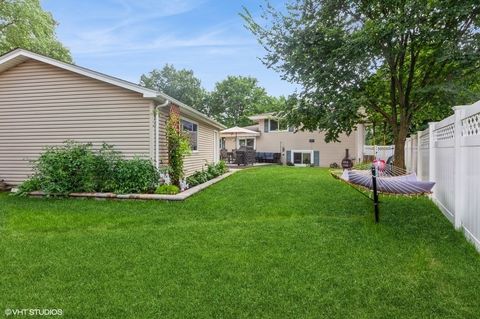 Tiny photo for 610 Bryn Mawr Avenue, Bartlett, IL 60103 (MLS # 12437828)