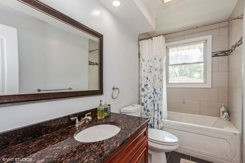 Tiny photo for 610 Bryn Mawr Avenue, Bartlett, IL 60103 (MLS # 12437828)