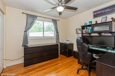 Tiny photo for 610 Bryn Mawr Avenue, Bartlett, IL 60103 (MLS # 12437828)