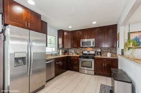 Tiny photo for 610 Bryn Mawr Avenue, Bartlett, IL 60103 (MLS # 12437828)