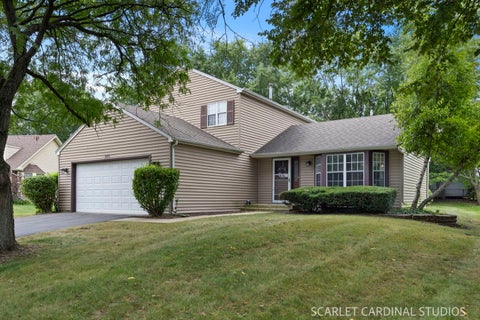 Photo of 980 Oakland Lane, Aurora, IL 60504 (MLS # 12757068)