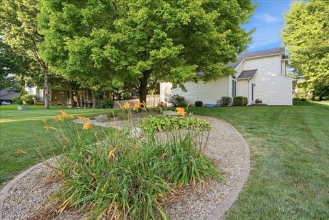 Tiny photo for 2623 Persimmon Place, Bloomington, IL 61701 (MLS # 12710563)