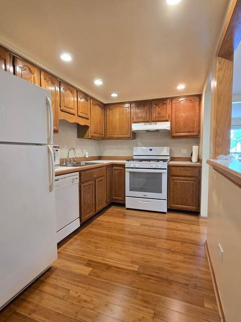Tiny photo for 1365 Ashland Avenue #204, Des Plaines, IL 60016 (MLS # 12708887)