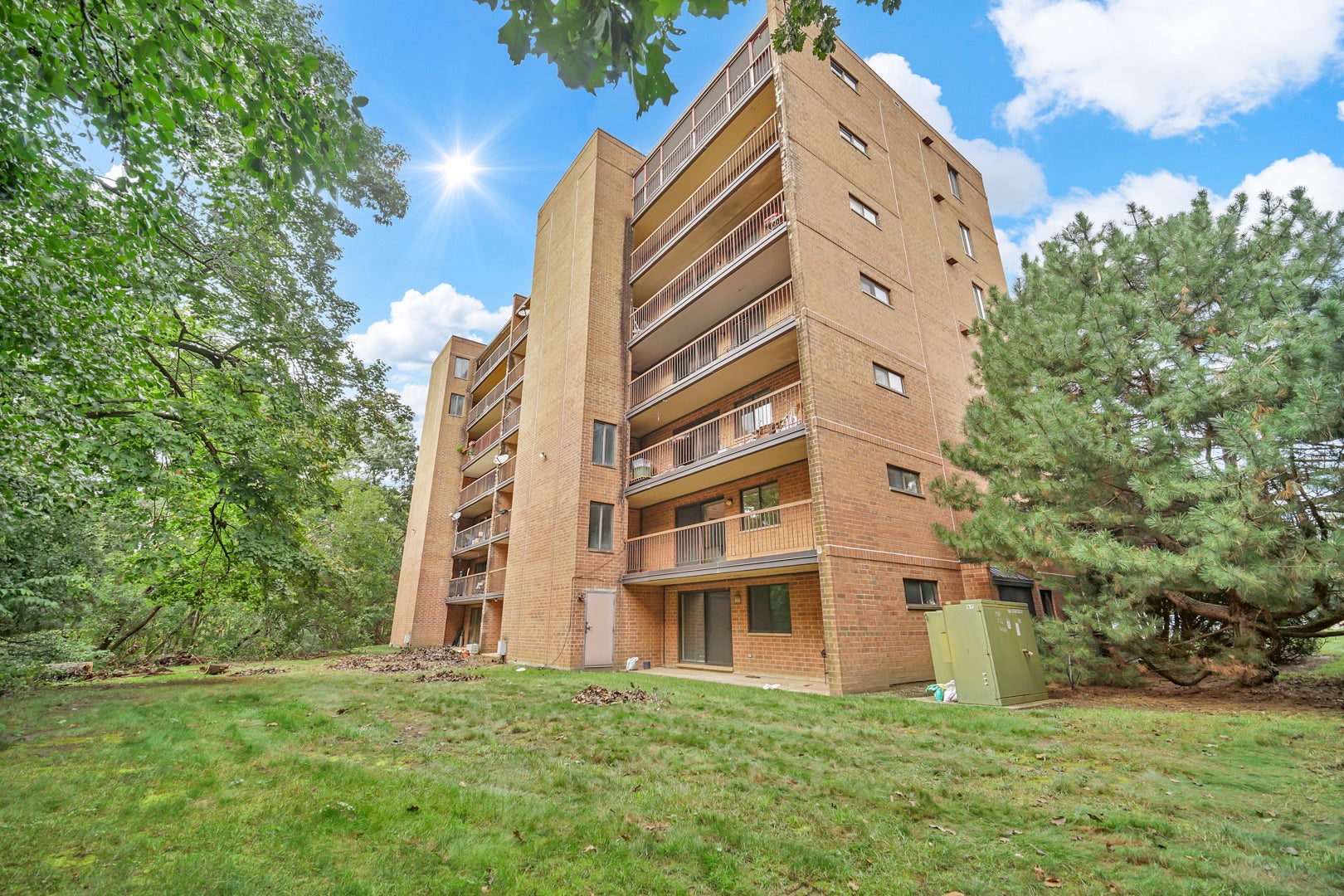 6040 Lake Bluff Drive 202