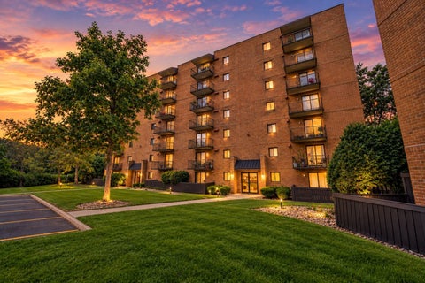 Photo of 6040 Lake Bluff Drive #202, Tinley Park, IL 60477 (MLS # 12766047)