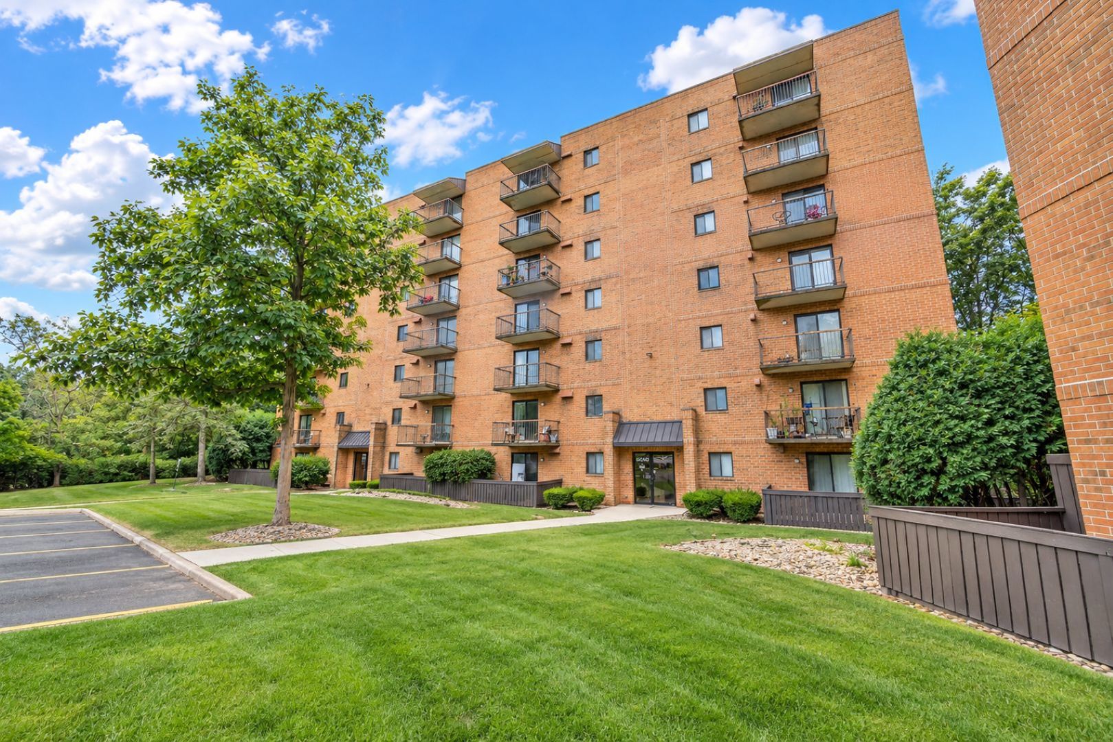 6040 Lake Bluff Drive 202