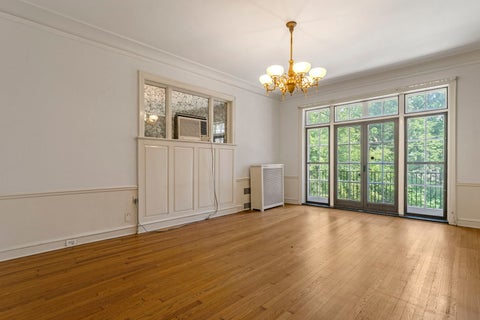 Tiny photo for 5757 S Kenwood Avenue #1, Chicago, IL 60637 (MLS # 12748930)