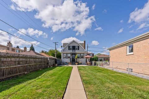 A home in Harwood Heights