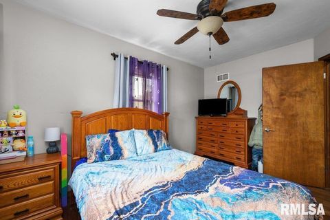 Tiny photo for 3430 W LOCUST Street, Davenport, IA 52804 (MLS # QC4263350)