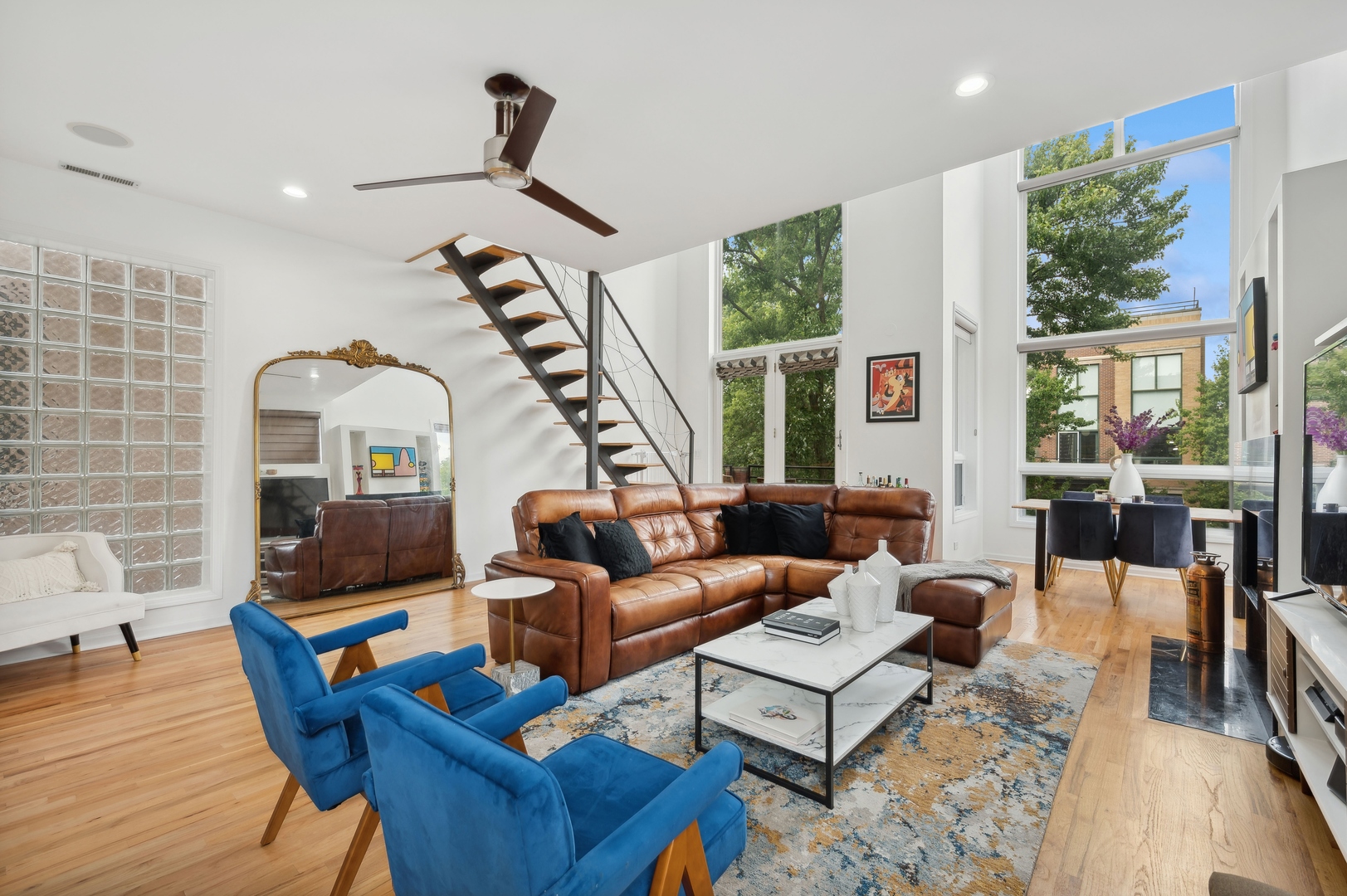 885 N Hermitage Avenue C