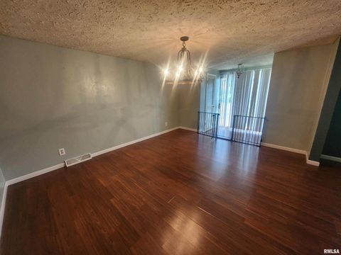 Tiny photo for 3 S Beaucoup Street, Pinckneyville, IL 62274 (MLS # EB459558)