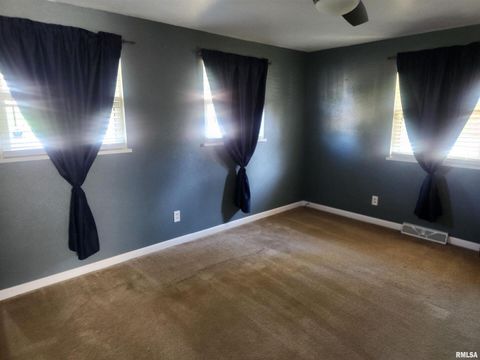 Tiny photo for 3 S Beaucoup Street, Pinckneyville, IL 62274 (MLS # EB459558)