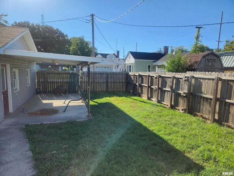 Tiny photo for 3 S Beaucoup Street, Pinckneyville, IL 62274 (MLS # EB459558)